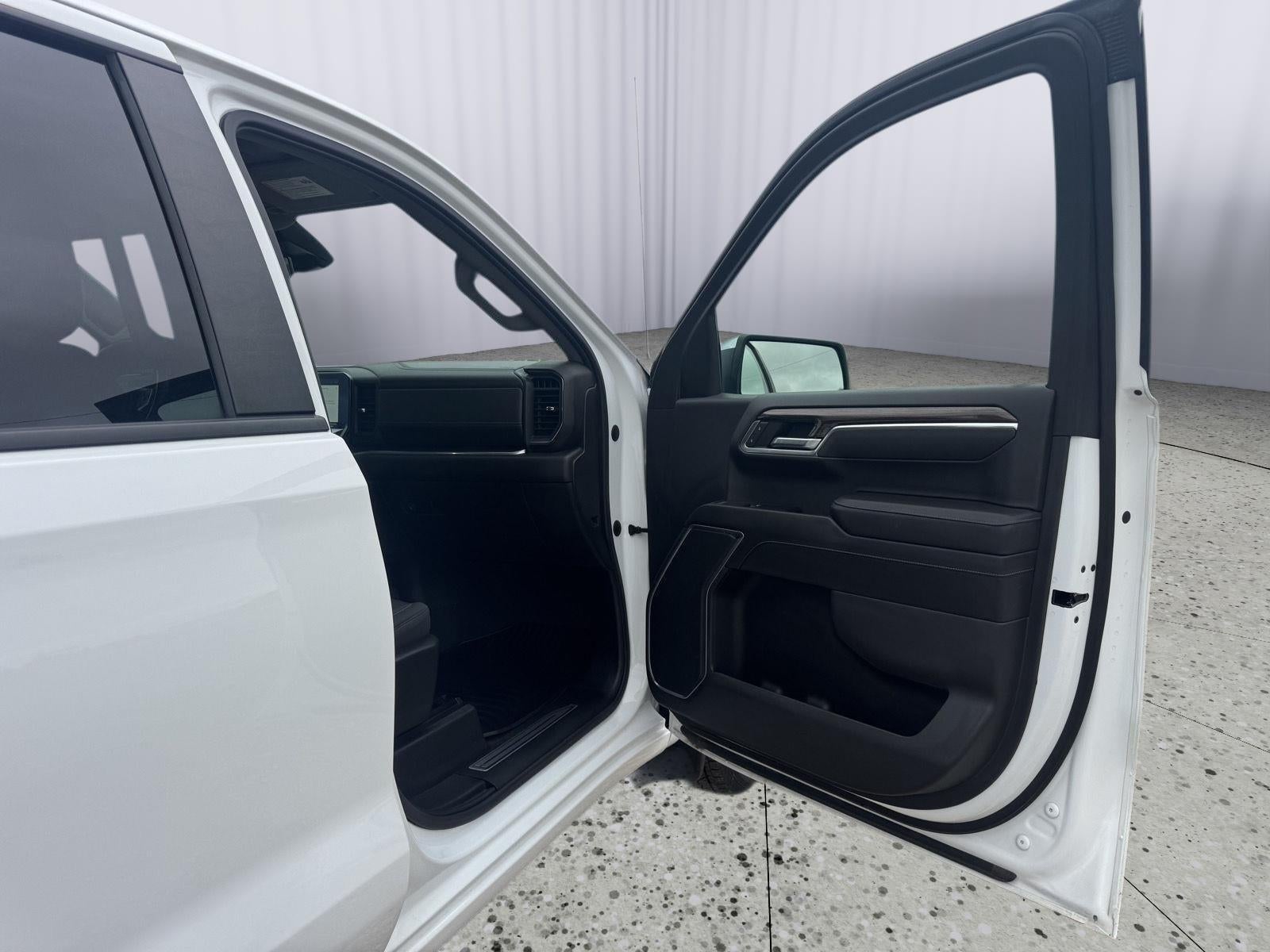 2023 Chevrolet Silverado 1500 4WD Crew Cab Standard Bed LT