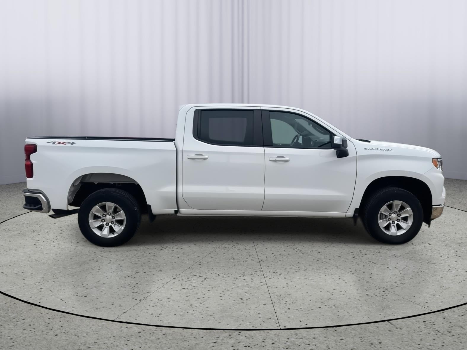 2023 Chevrolet Silverado 1500 4WD Crew Cab Standard Bed LT