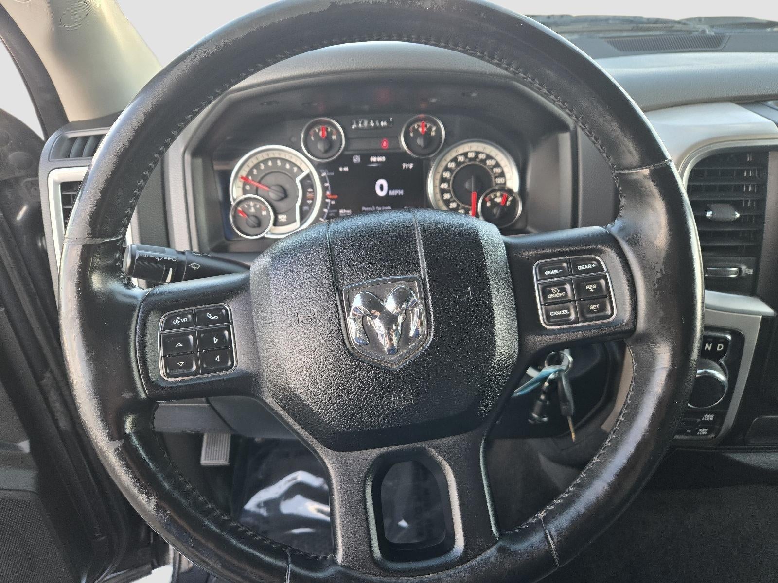 2017 RAM 1500 Big Horn Crew Cab 4x4 5'7' Box