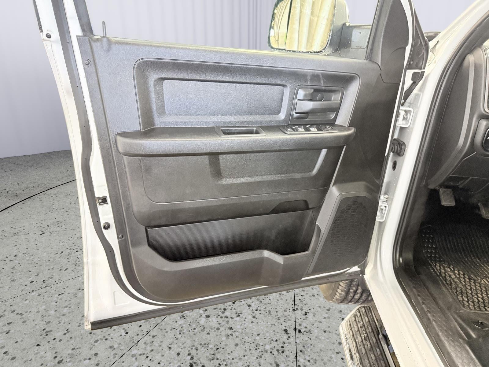 2022 RAM 2500 Tradesman Crew Cab 4x4 8' Box