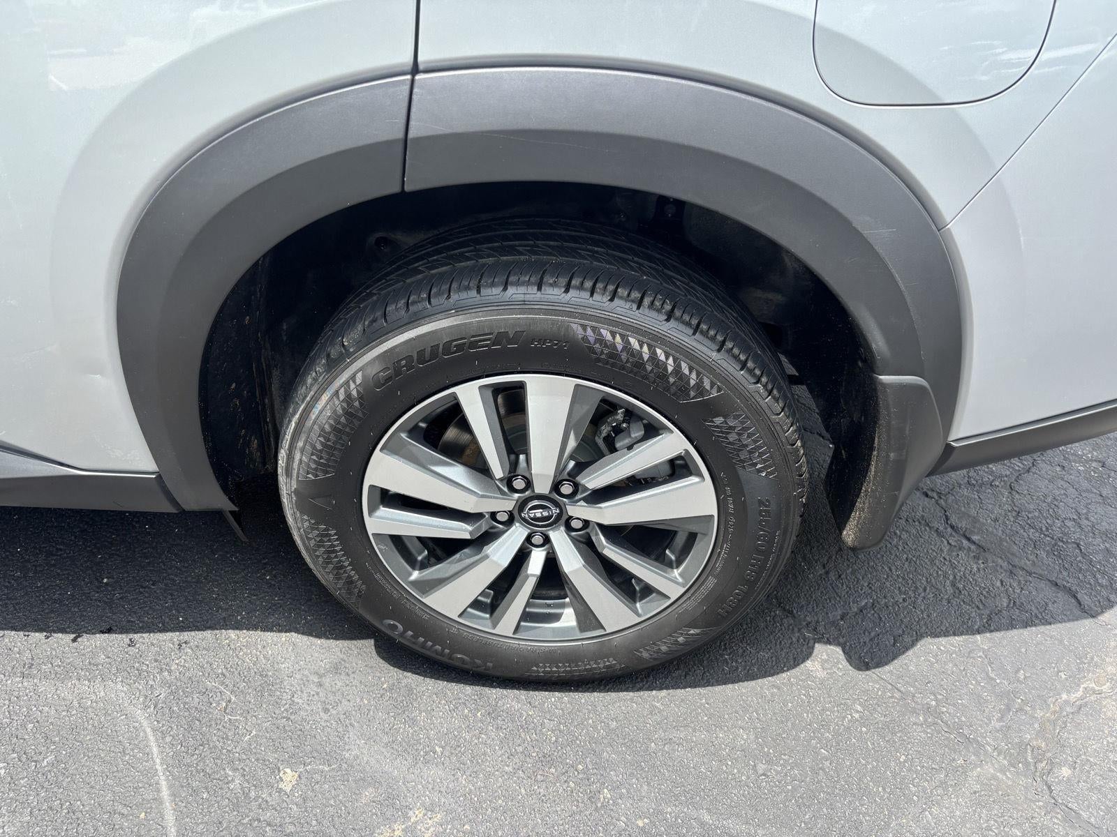 2025 Nissan Pathfinder SL 4WD