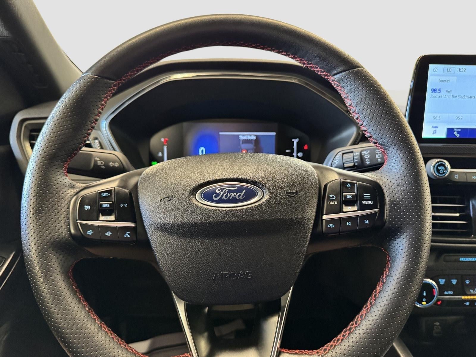 2025 Ford Escape ST-Line Select