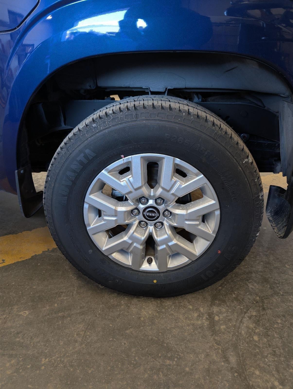 2023 Nissan Frontier SV