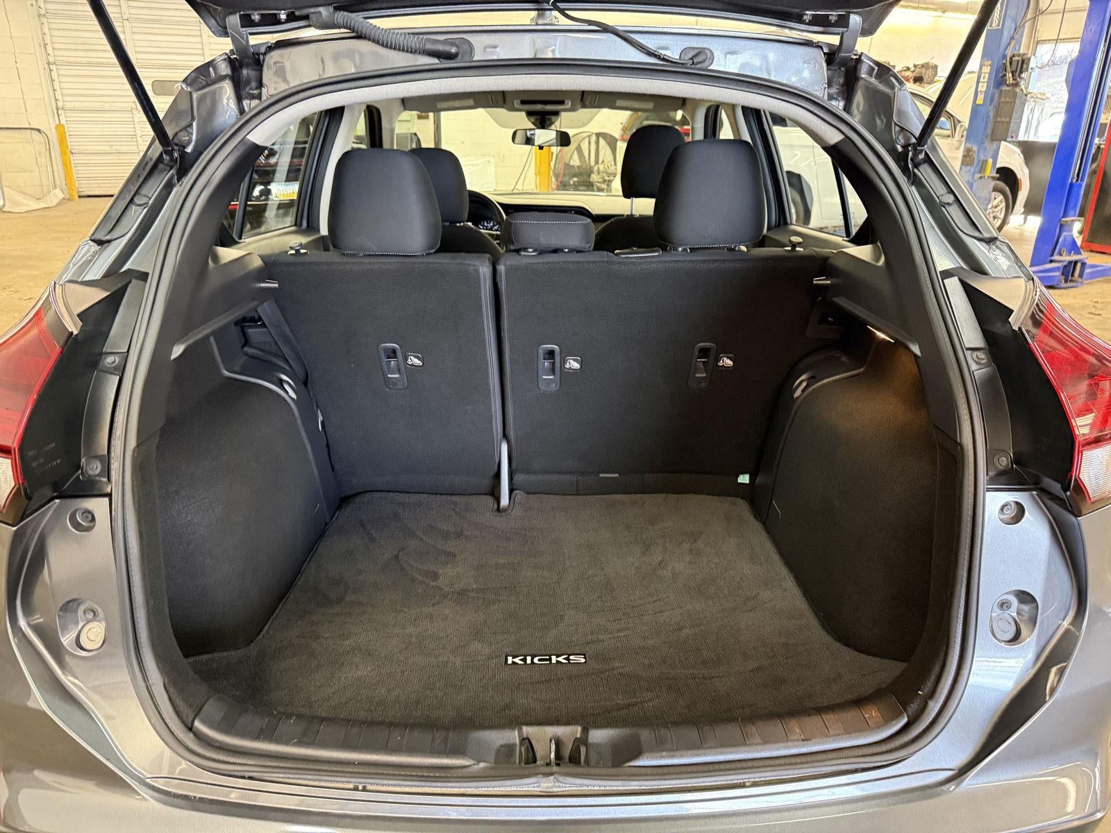 2023 Nissan Kicks SV