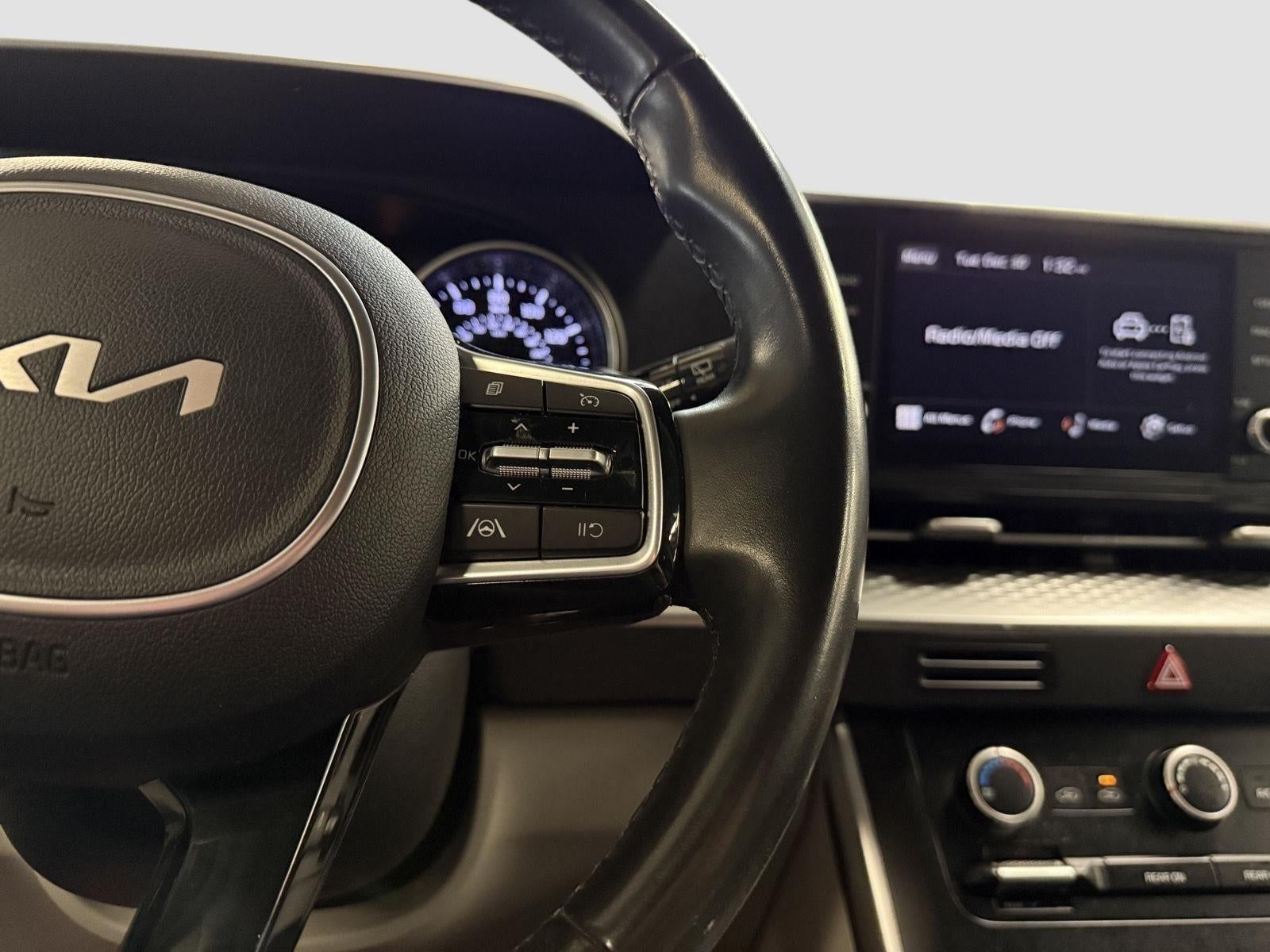 2023 Kia Carnival LX