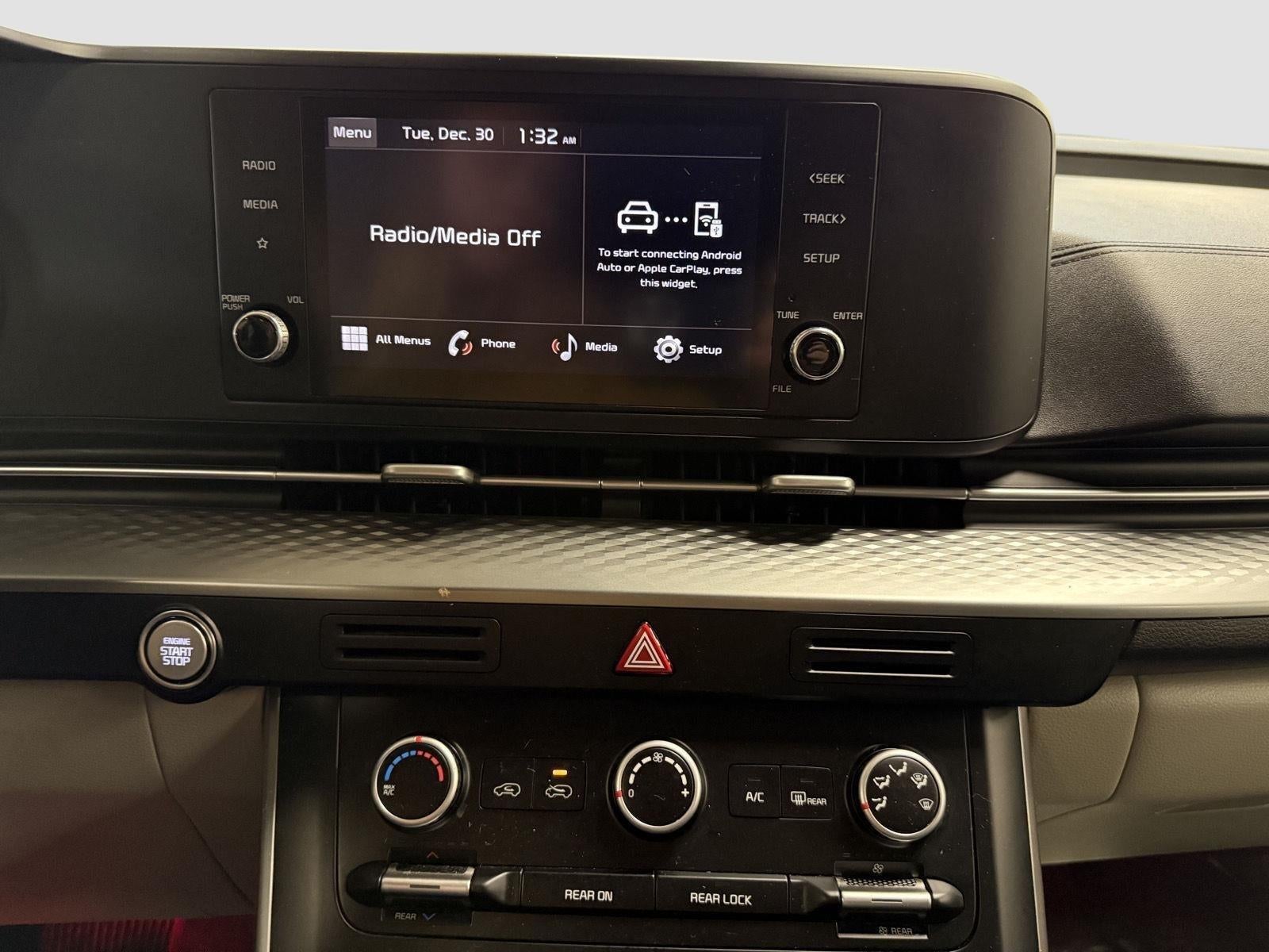 2023 Kia Carnival LX