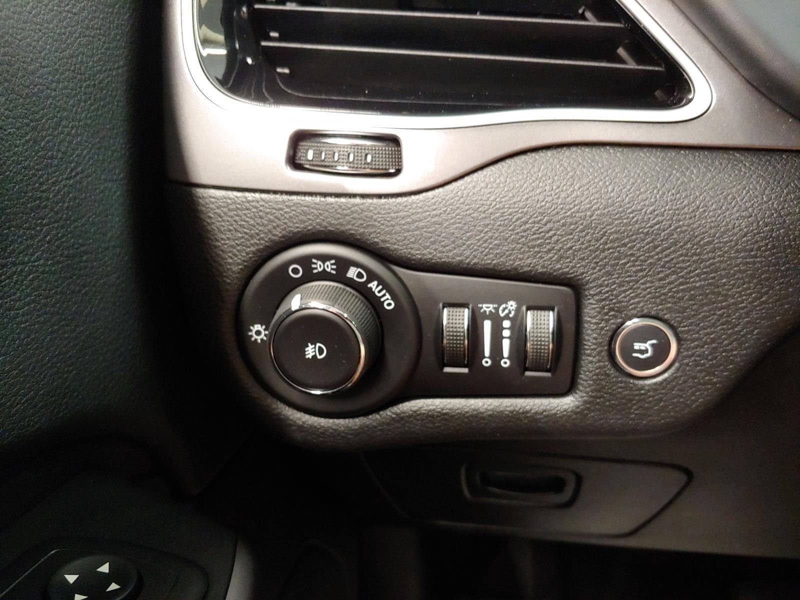 2019 Jeep Cherokee Overland