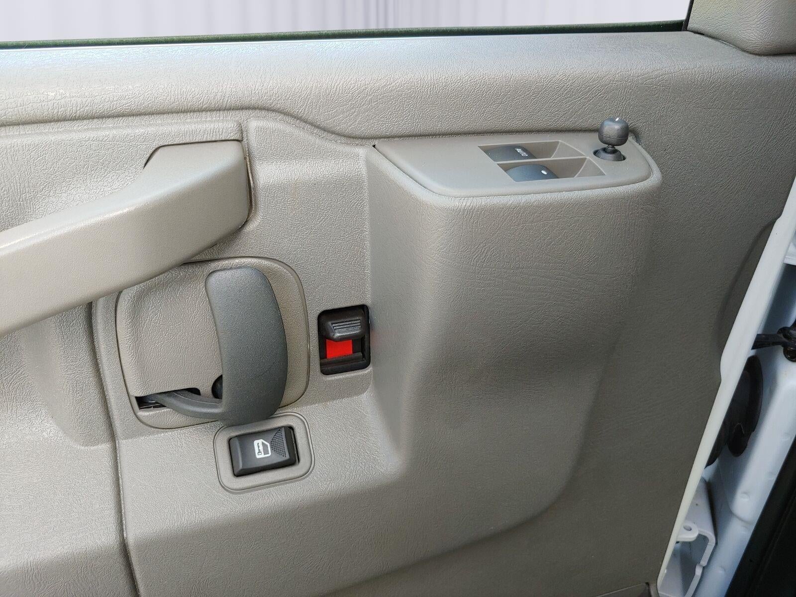 2025 GMC Savana Cargo Van CARGO
