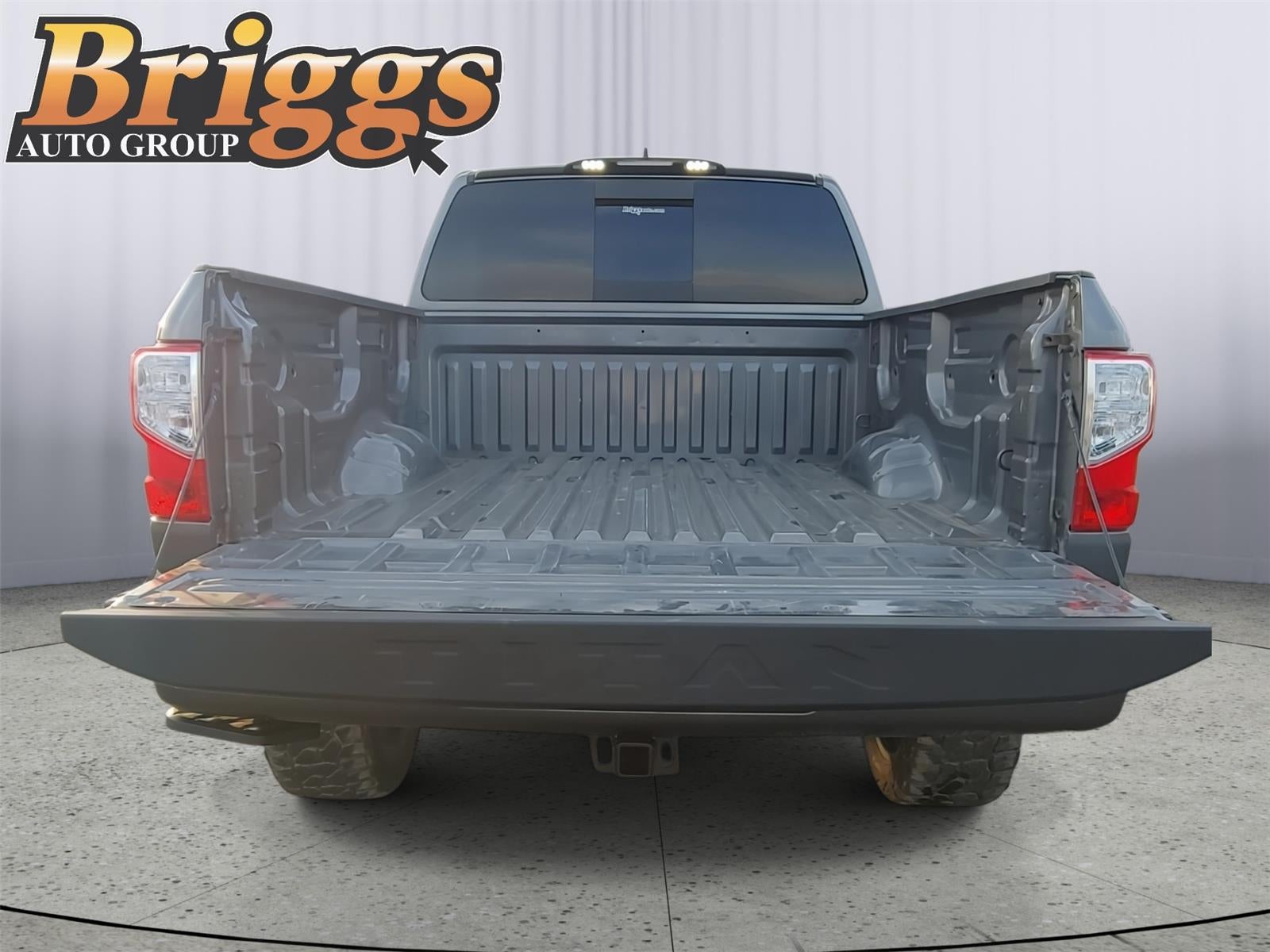 2022 Nissan Titan SV