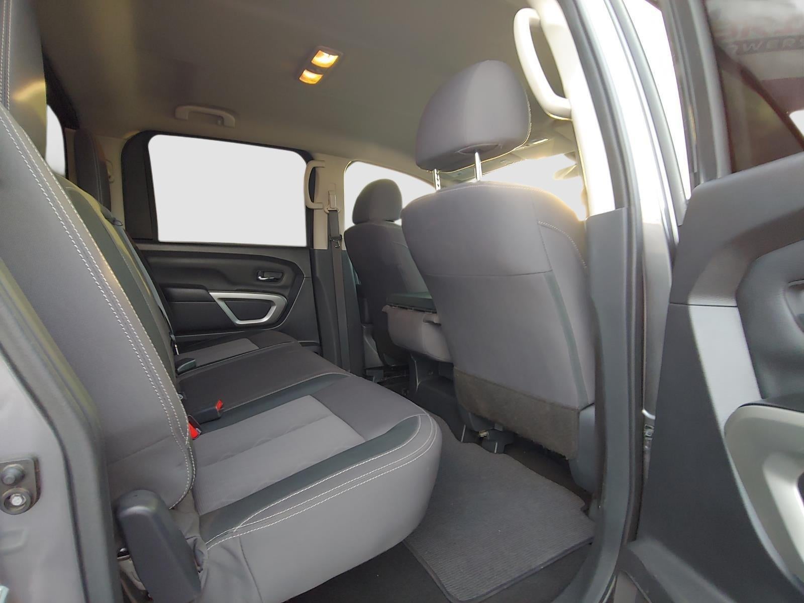 2022 Nissan Titan SV