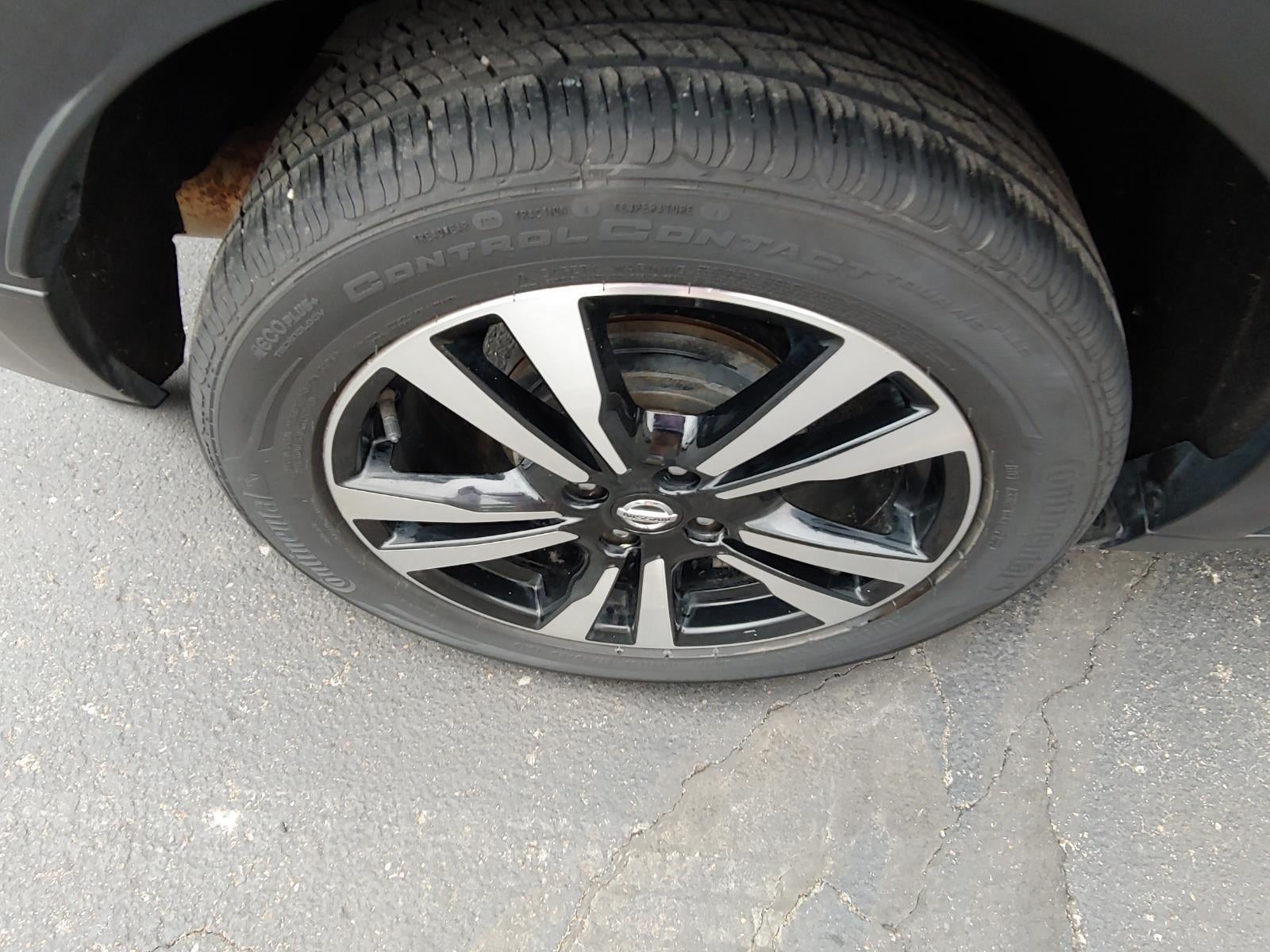 2019 Nissan Kicks SR