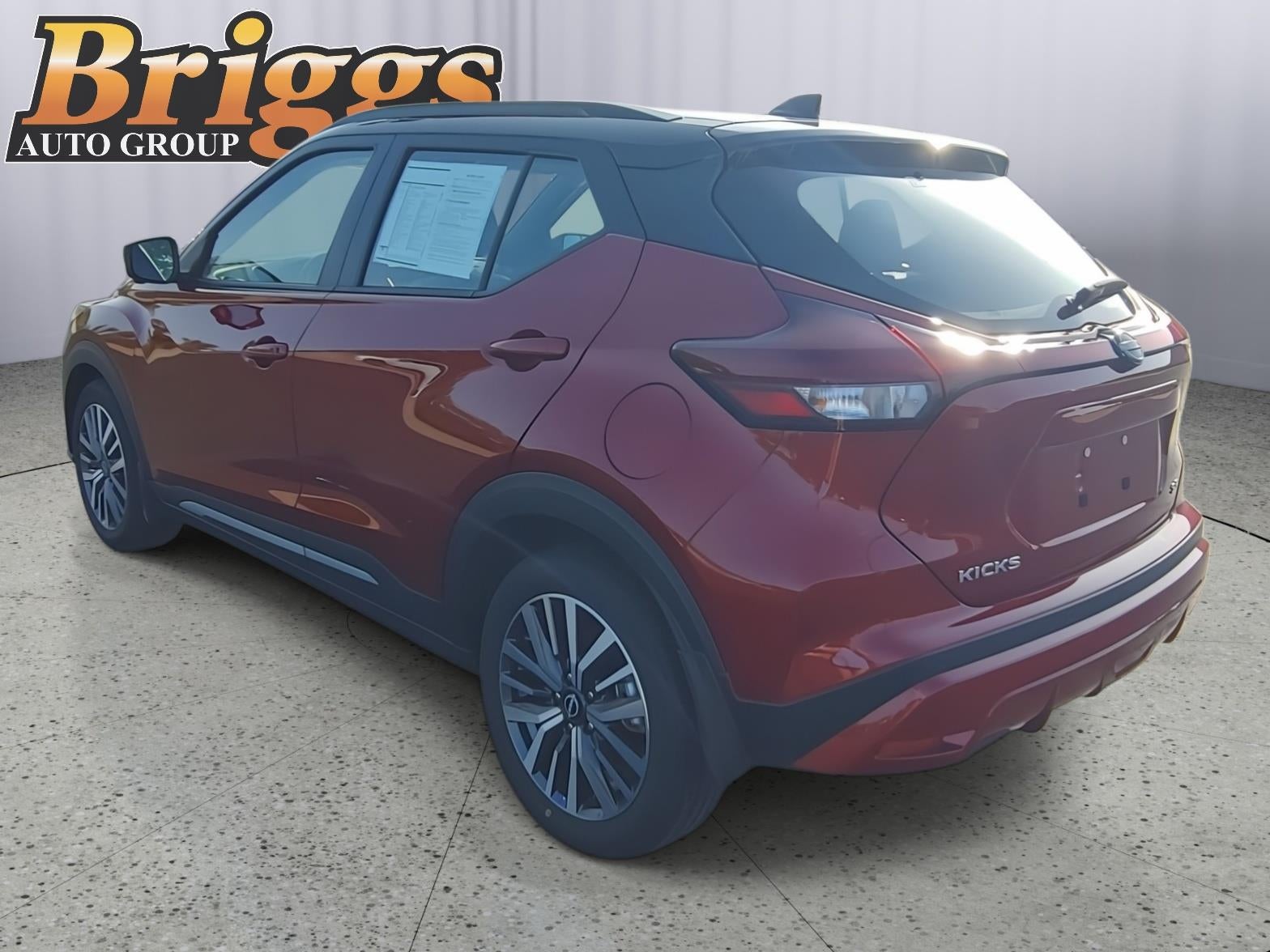 2023 Nissan Kicks SR