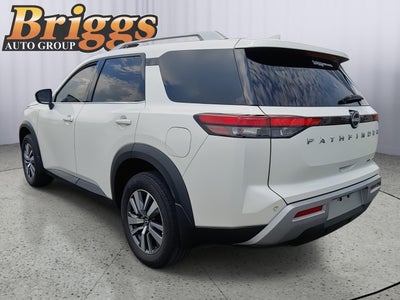 2023 Nissan Pathfinder SL