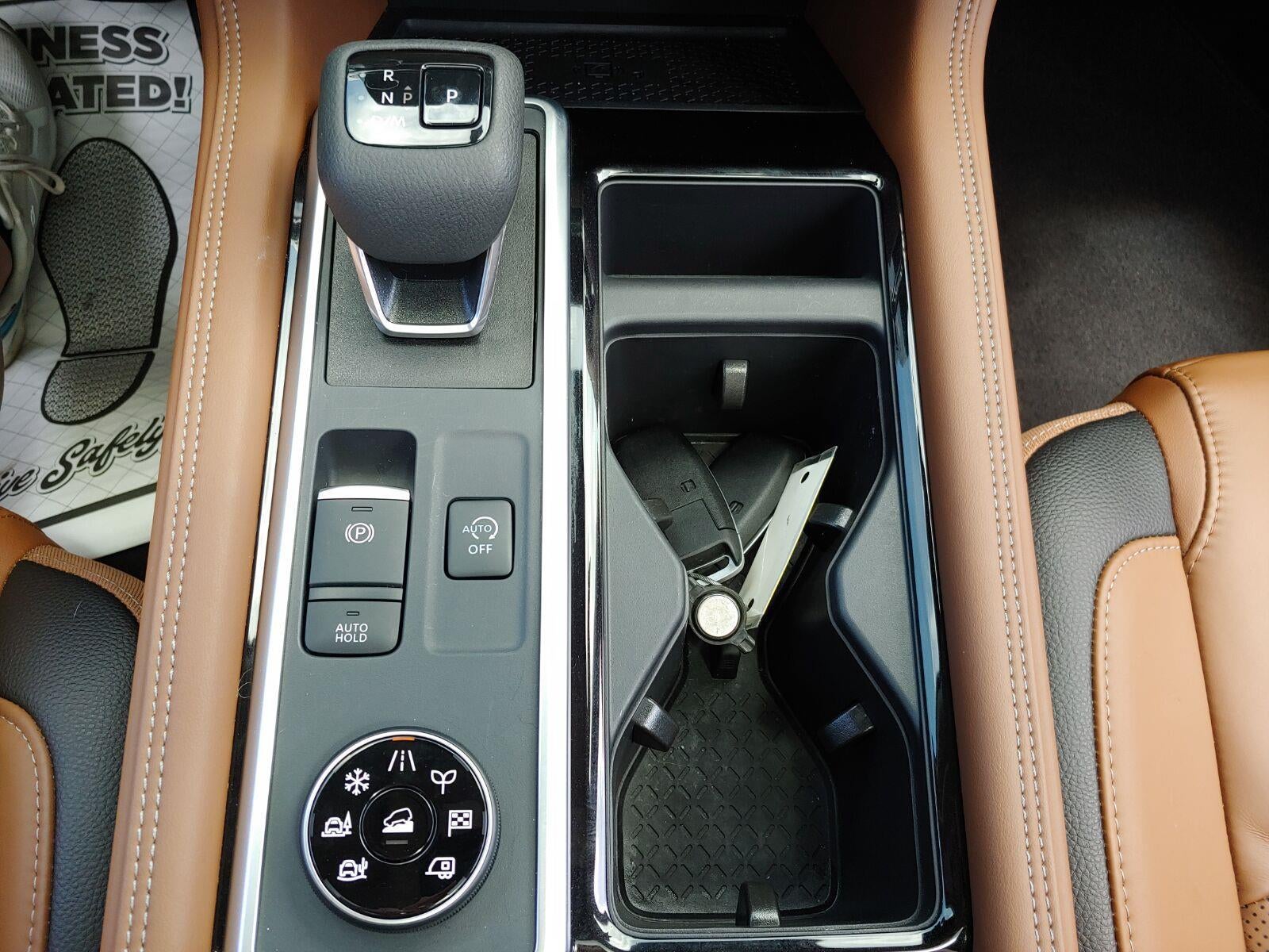 2025 Nissan Pathfinder Platinum