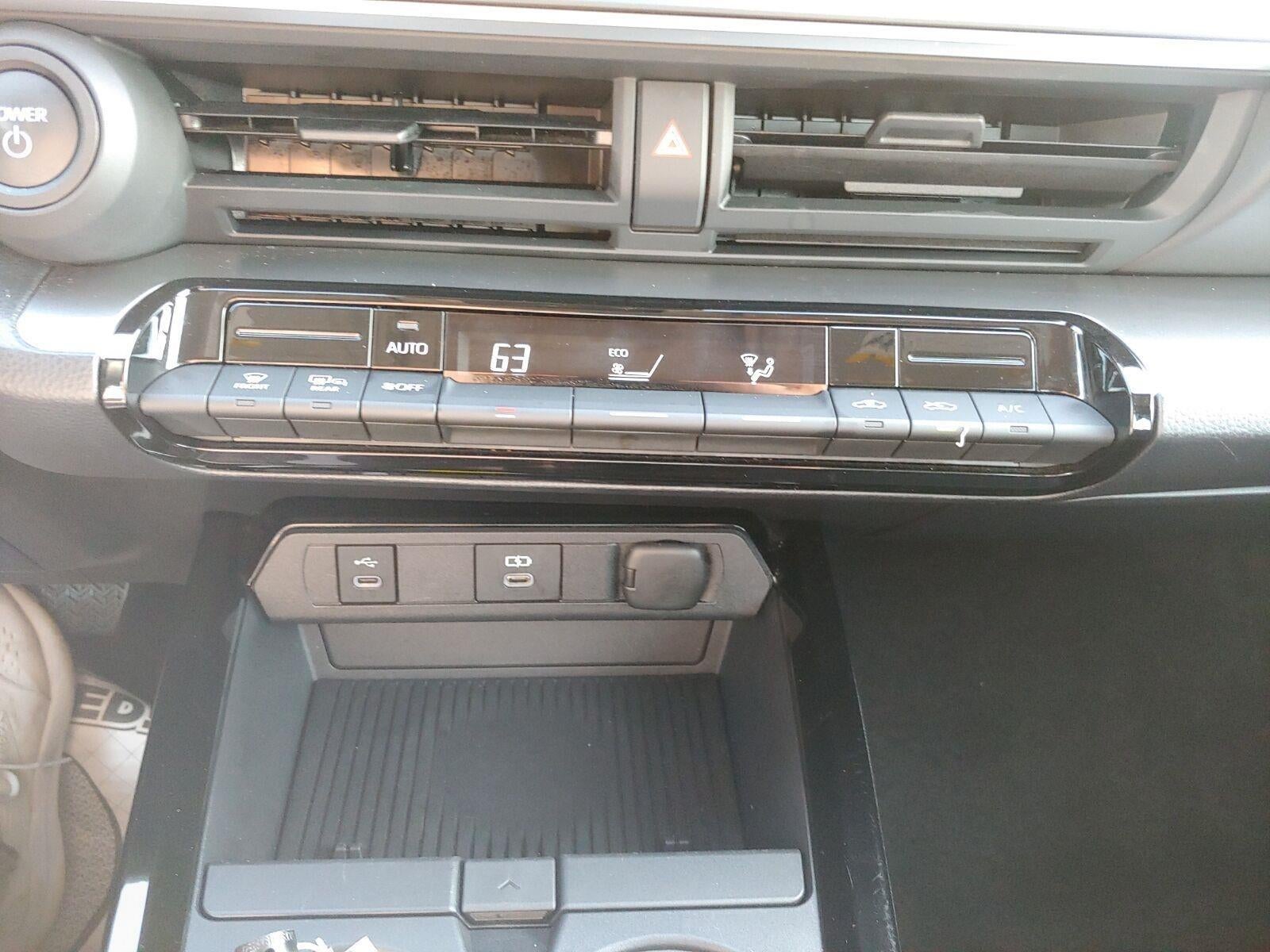 2025 Toyota Prius XLE