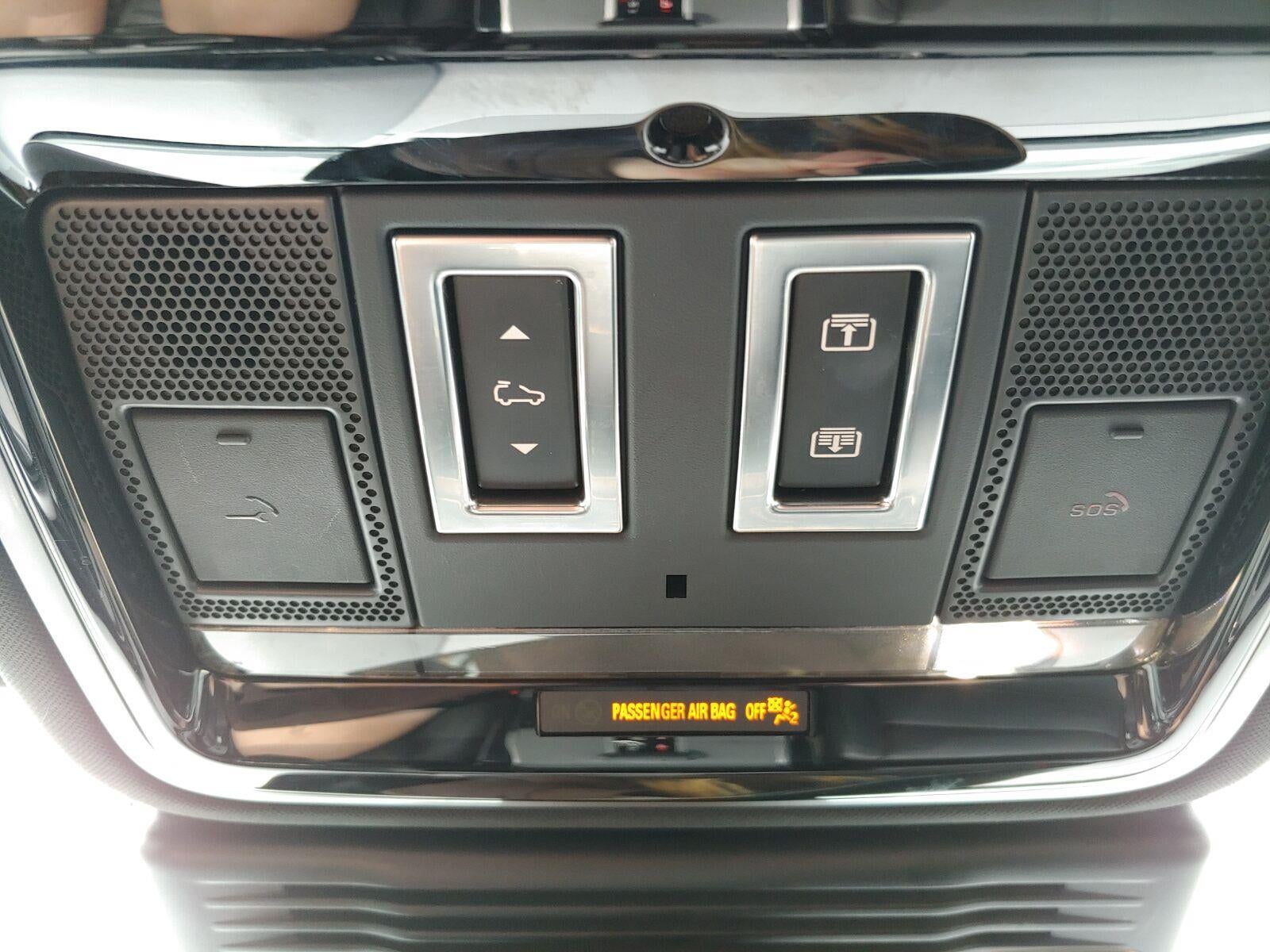 2025 Land Rover Range Rover Velar Dynamic SE