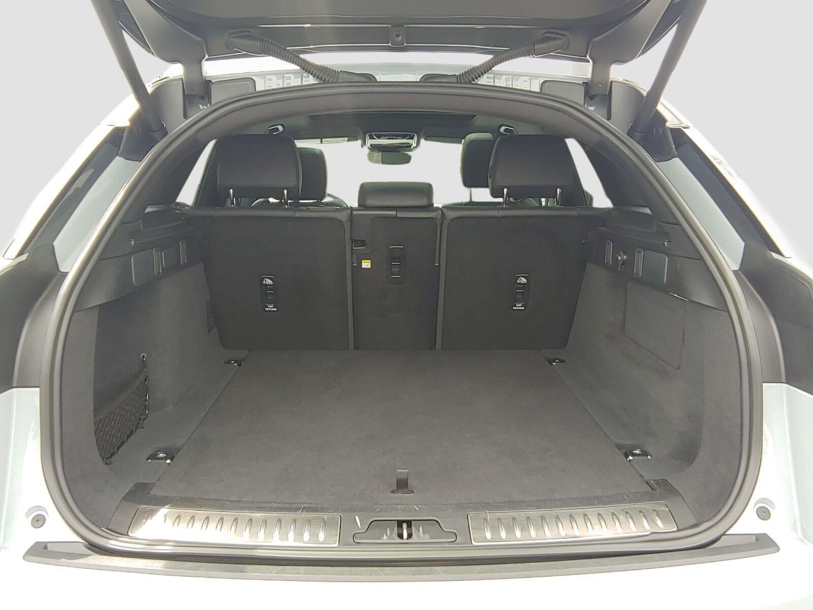 2025 Land Rover Range Rover Velar Dynamic SE