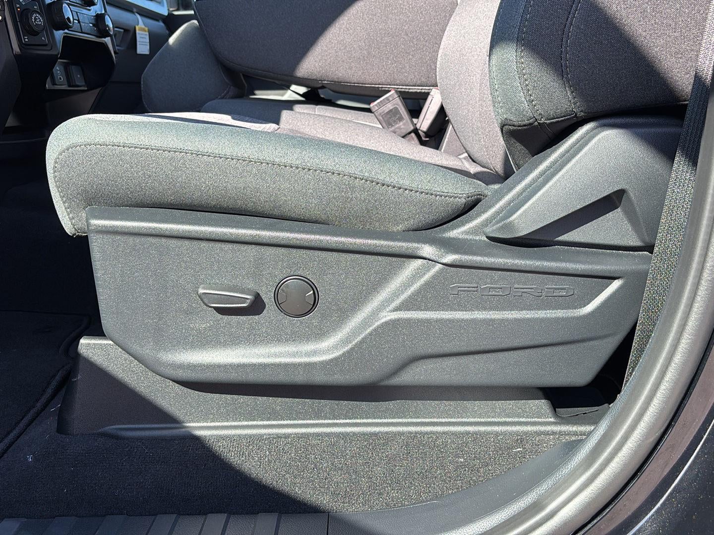 2027 Ford Super Duty F-250 SRW XLT