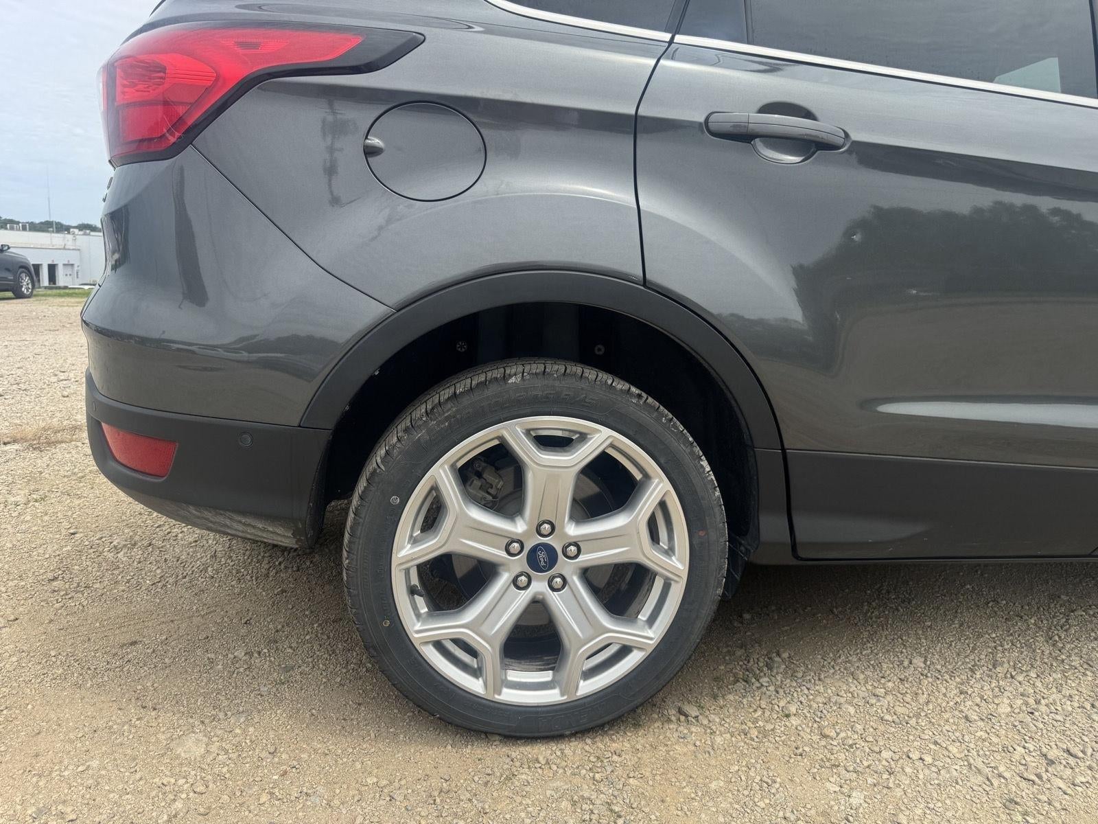 2019 Ford ESCAPE Titanium
