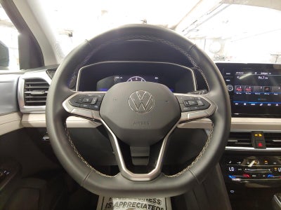 2025 Volkswagen Taos SE