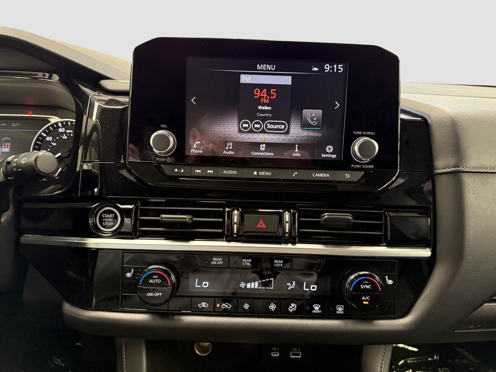 2022 Nissan Pathfinder SV