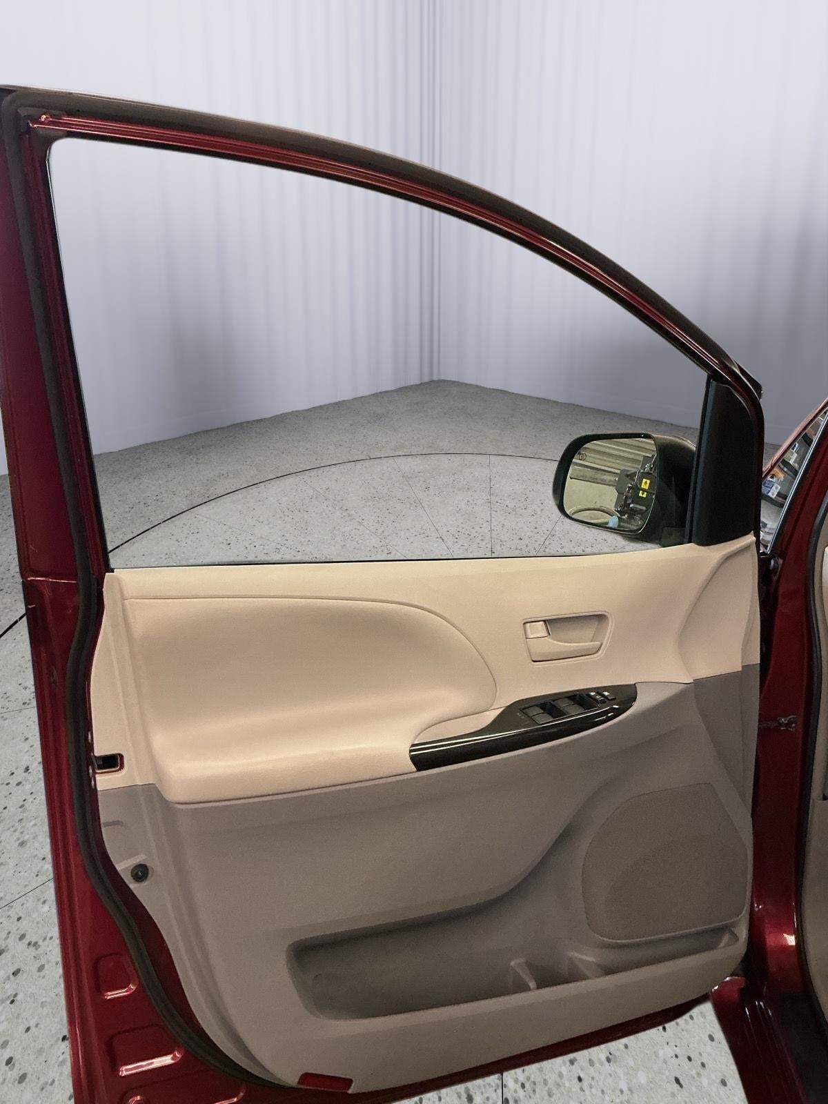 2011 Toyota Sienna LE 7-Passenger