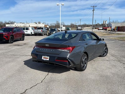 2025 Hyundai Elantra SEL Convenience