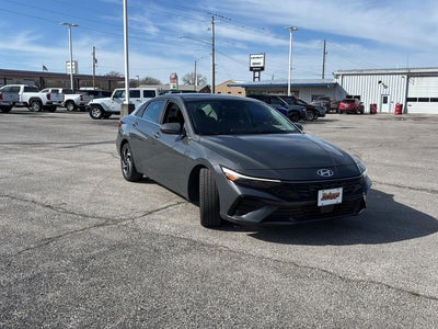 2025 Hyundai Elantra SEL Convenience