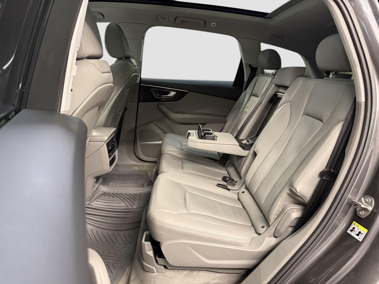 2022 Audi Q7 Premium Plus