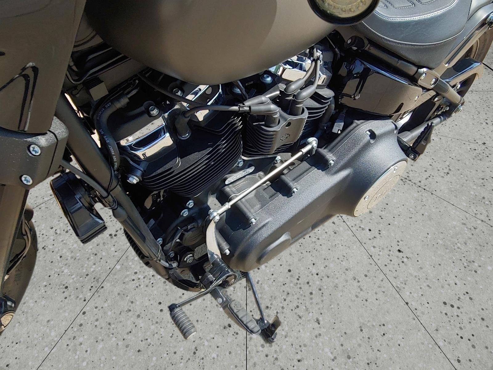 2018 HARLEY-DAVIDSON FXFBS FAT BOB Base