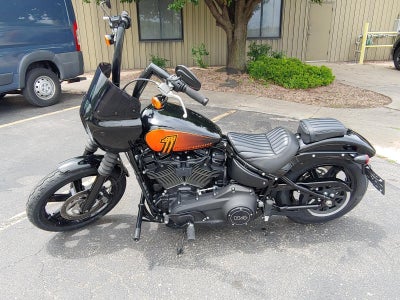 2022 HARLEY-DAVIDSON STREETBOB Base