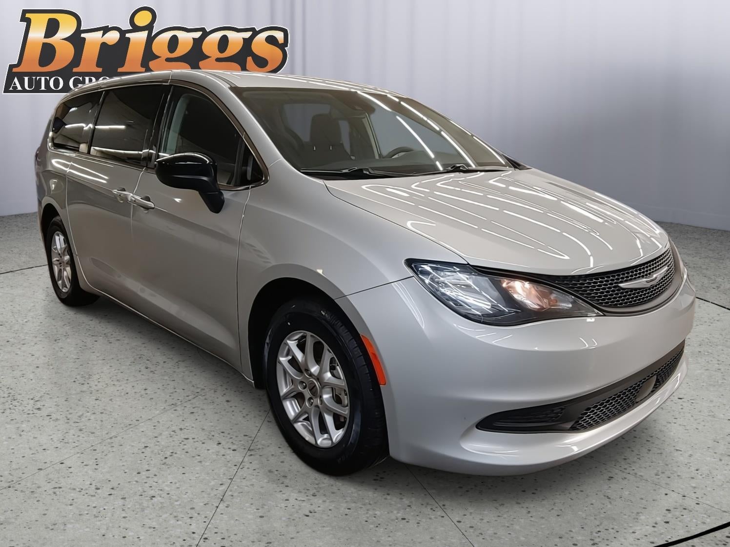 2024 Chrysler Voyager LX