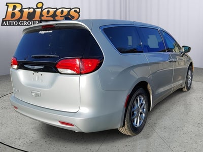 2024 Chrysler Voyager LX