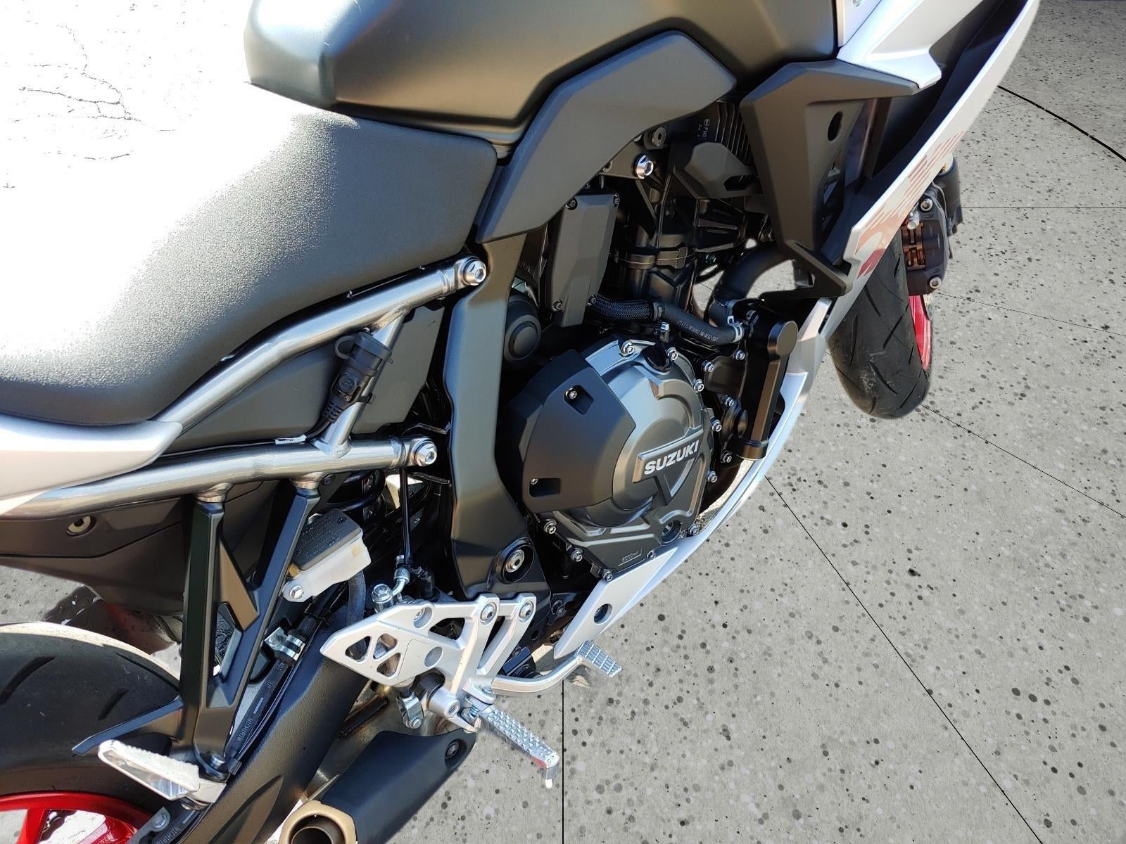 2024 SUZUKI GSX800 Base