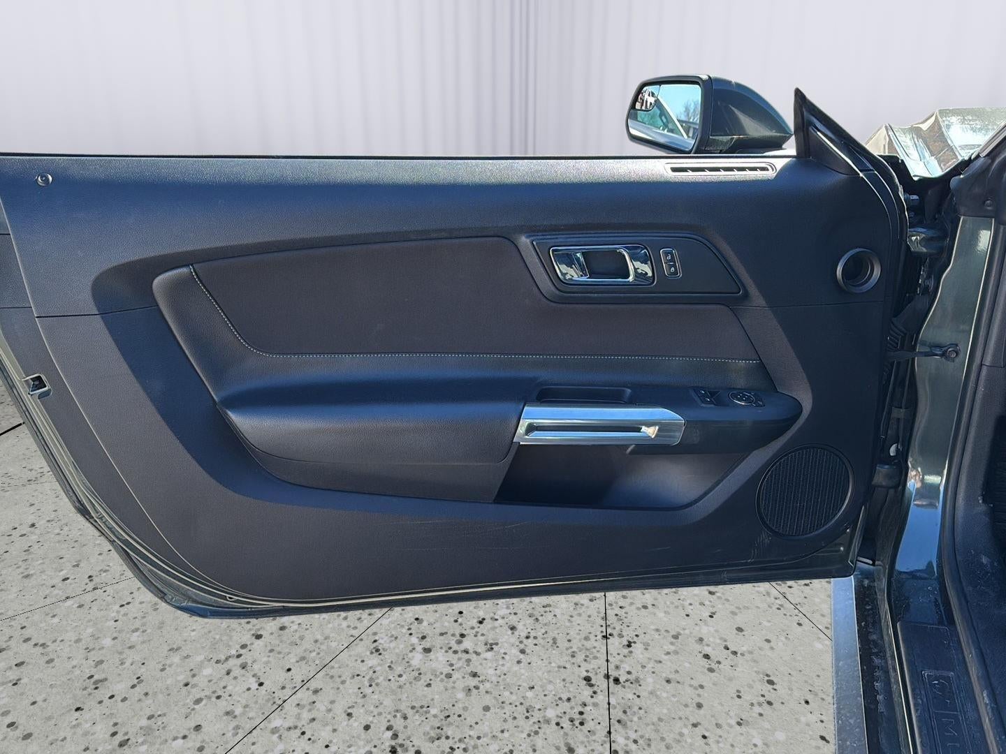 2015 Ford Mustang V6