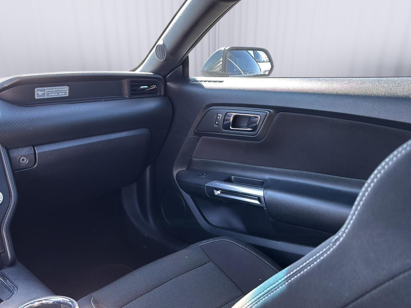 2015 Ford Mustang V6