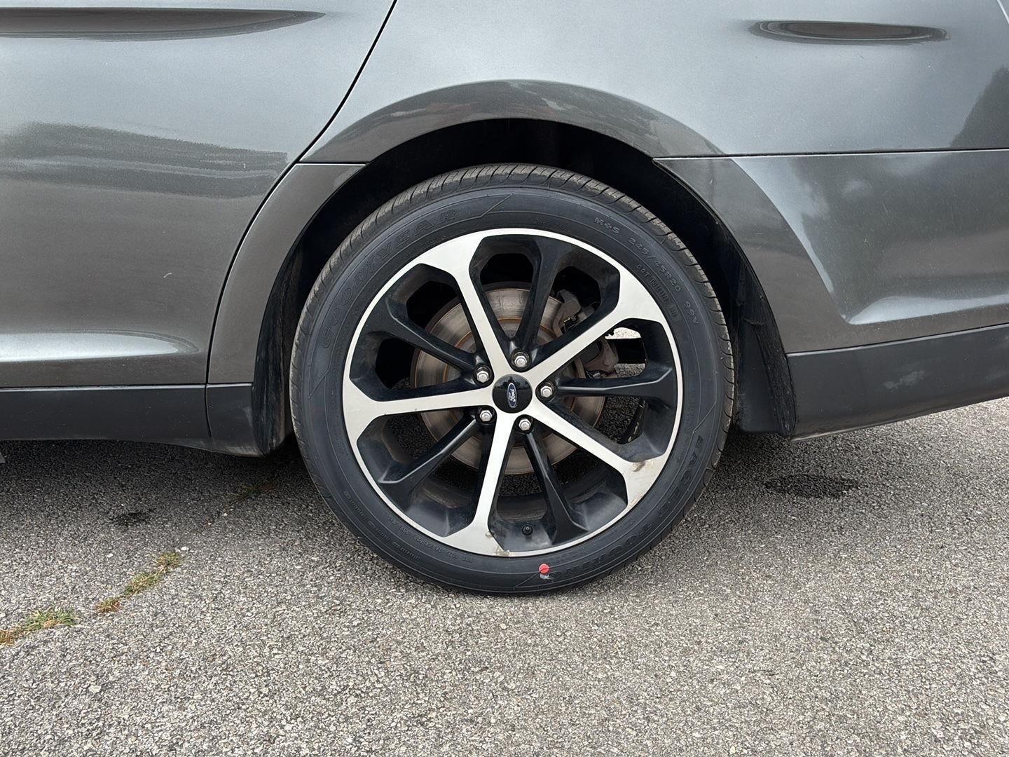 2016 Ford Taurus SEL