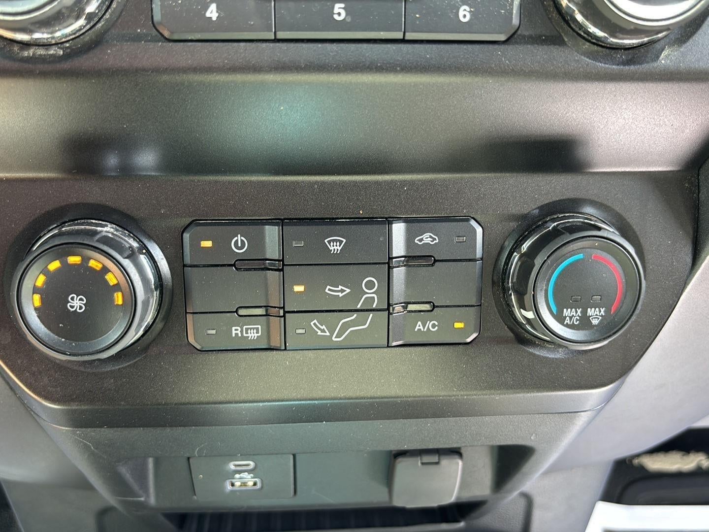 2022 Ford Super Duty F-350 SRW XL
