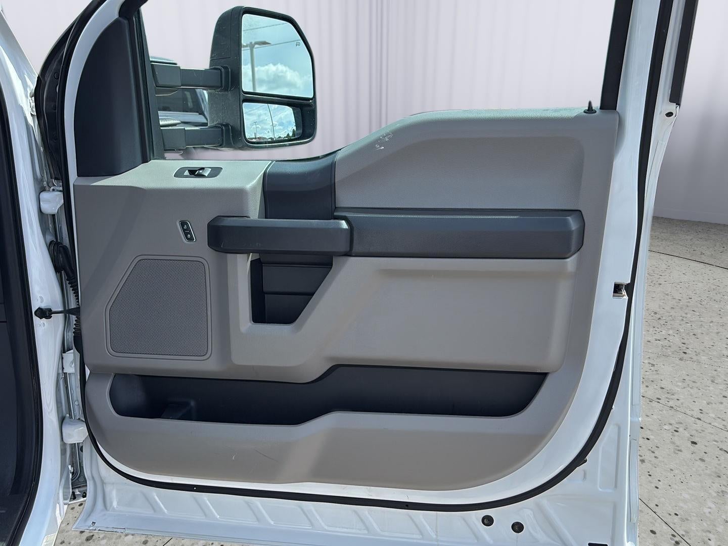 2022 Ford Super Duty F-350 SRW XL