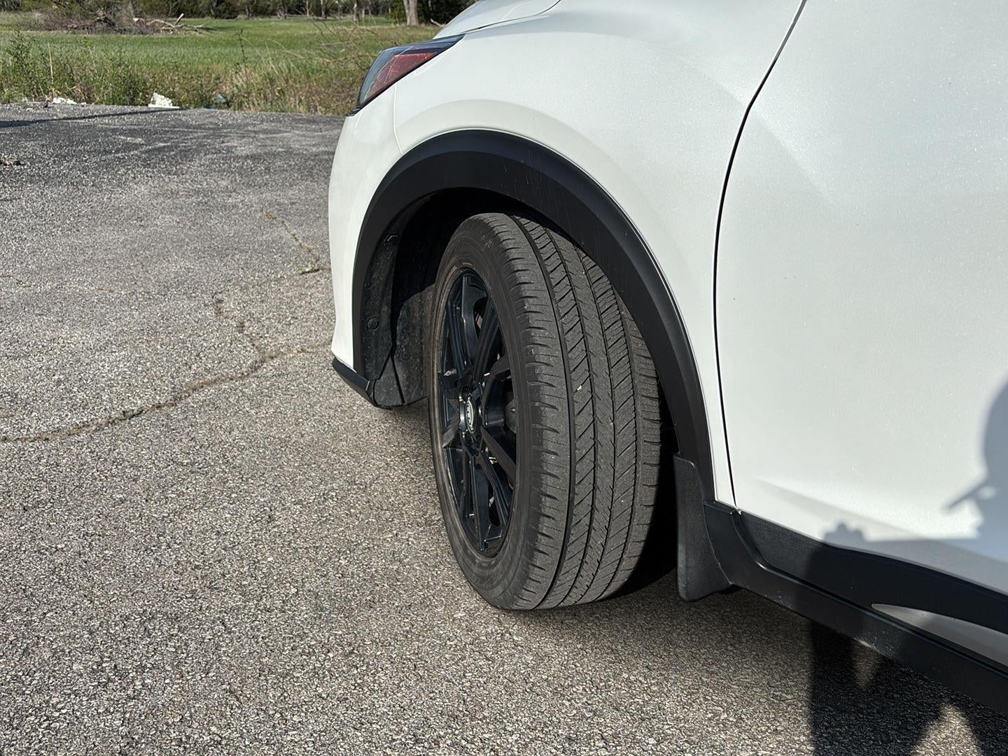 2022 Nissan Kicks SR