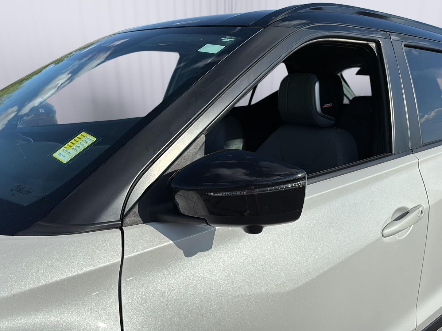 2022 Nissan Kicks SR