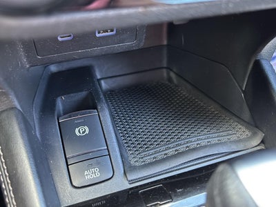 2022 Nissan Kicks SR