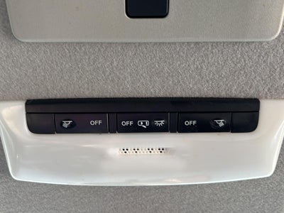 2022 Nissan Kicks SR