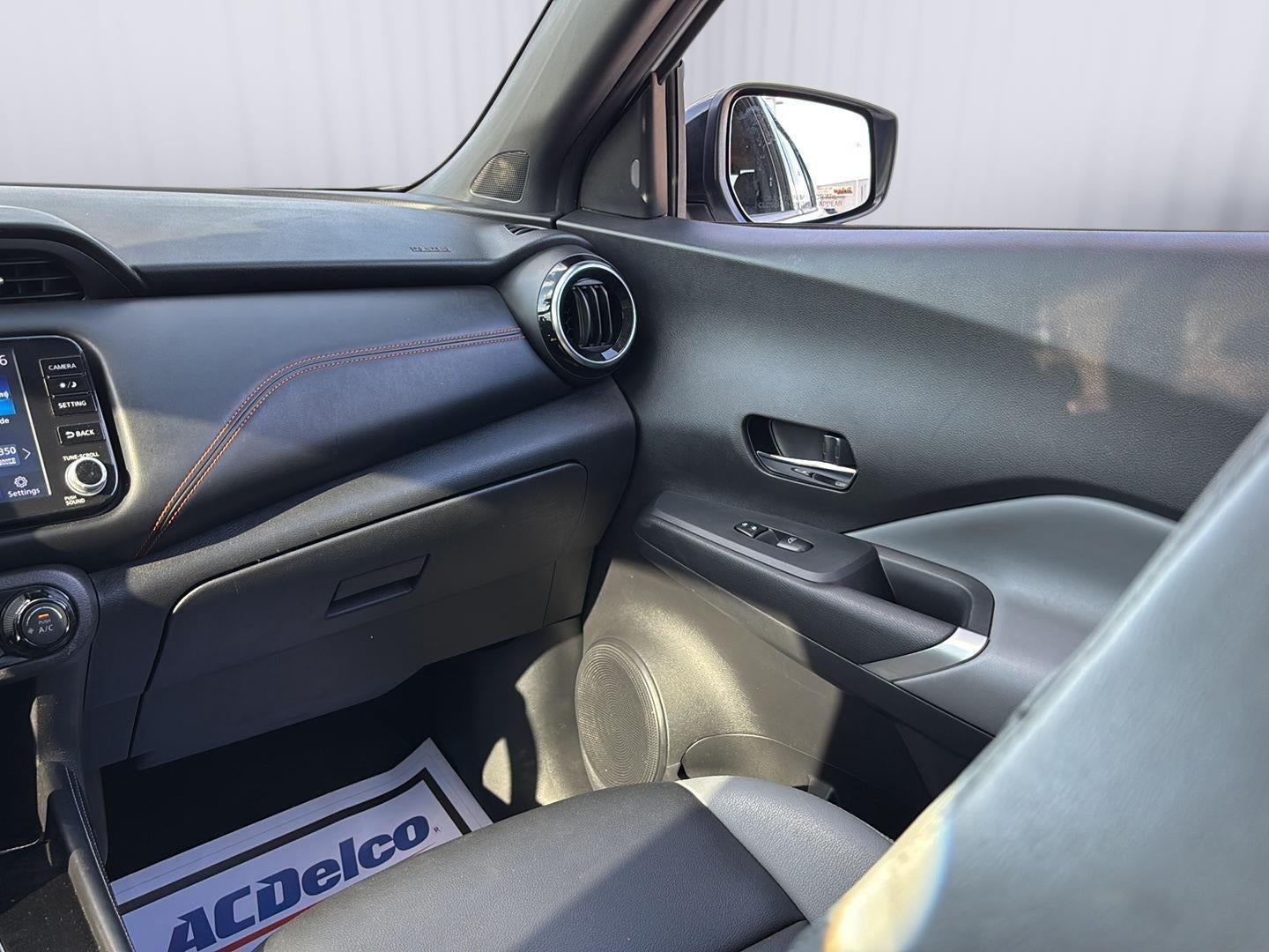 2022 Nissan Kicks SR