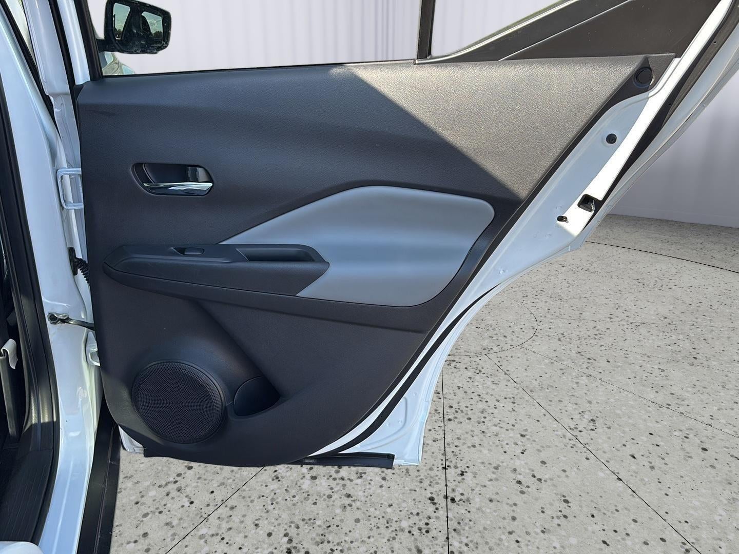 2022 Nissan Kicks SR