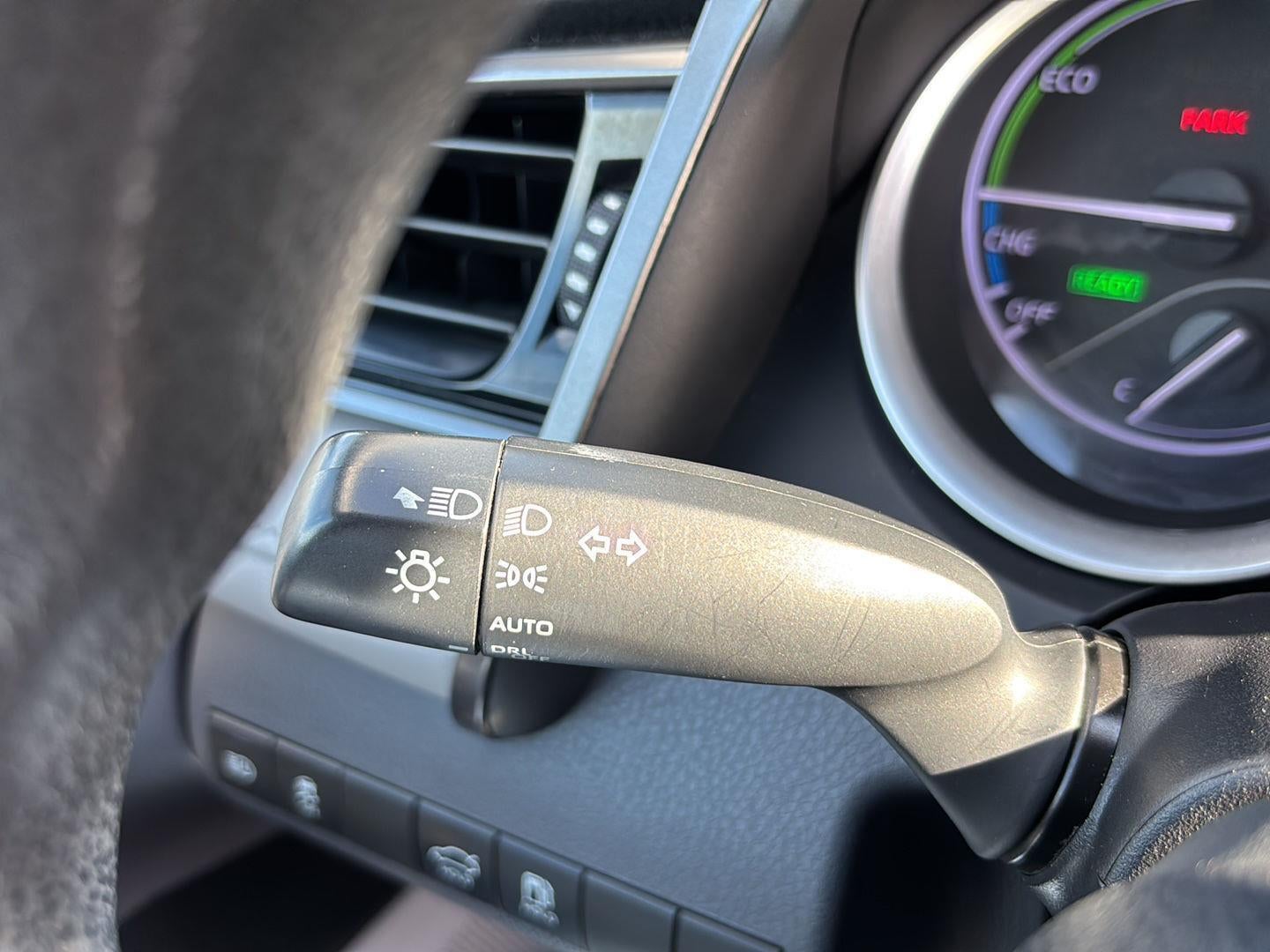 2022 Toyota CAMRY HYBRID LE