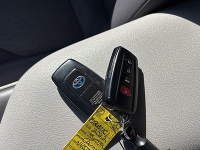 2022 Toyota CAMRY HYBRID LE