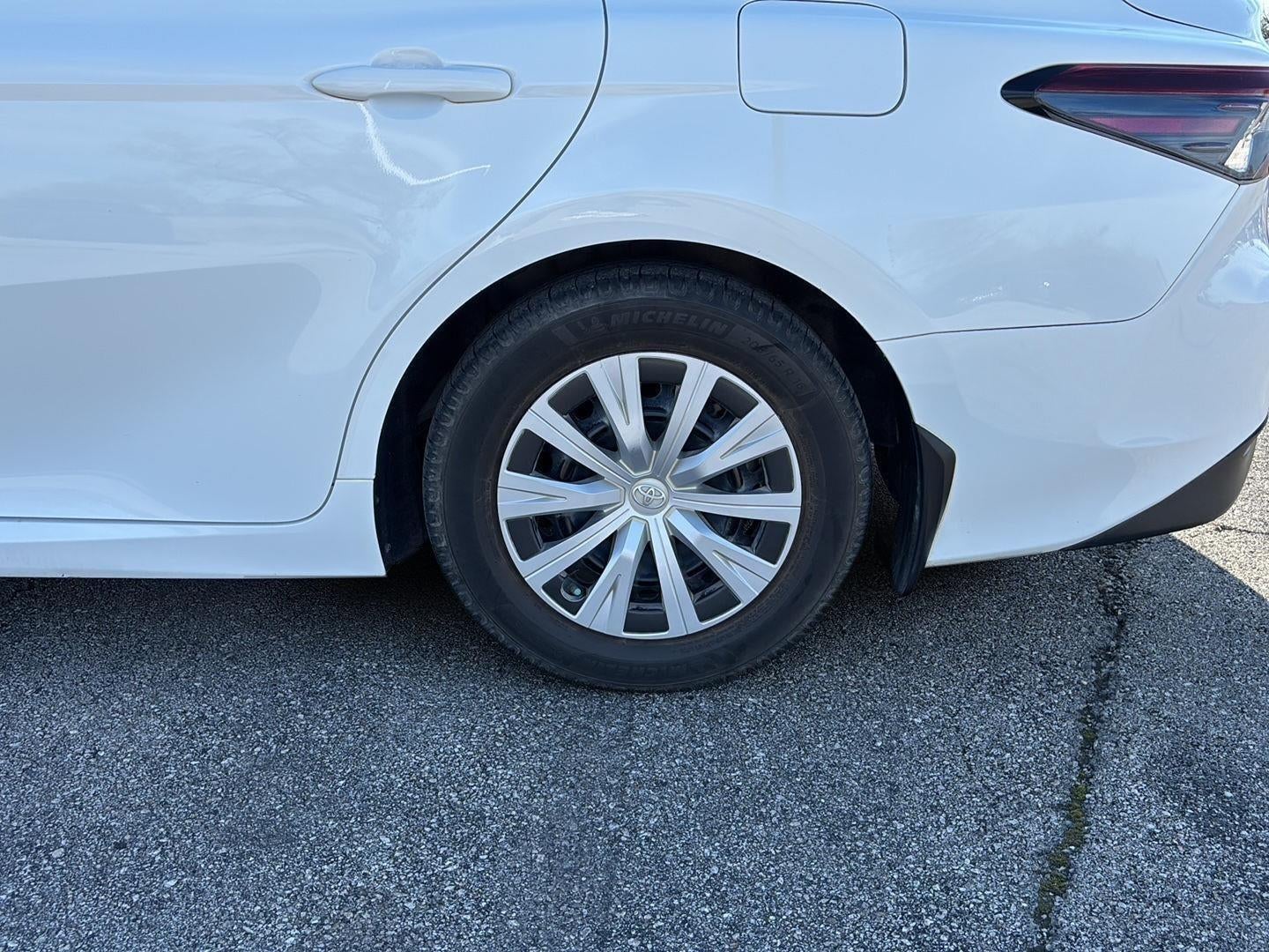 2022 Toyota CAMRY HYBRID LE