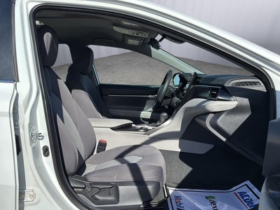 2022 Toyota CAMRY HYBRID LE