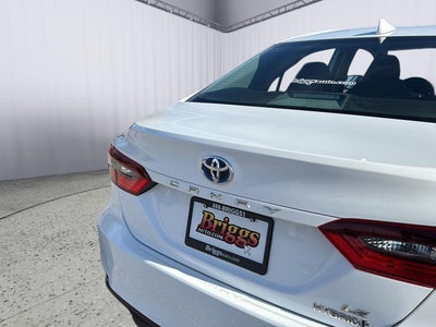 2022 Toyota CAMRY HYBRID LE